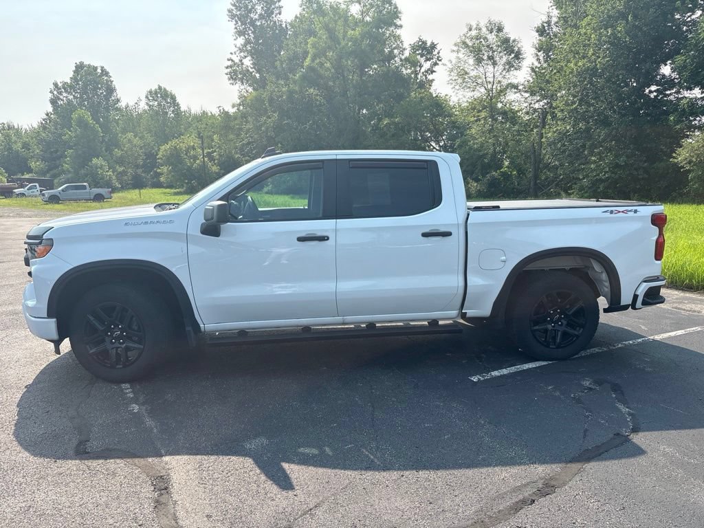 Used 2023 Chevrolet Silverado 1500 Custom AWD/4WD image 2