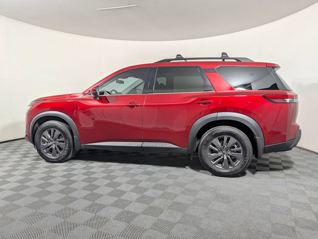 Used 2022 Nissan Pathfinder SV w/ SV Premium Package AWD/4WD image 4