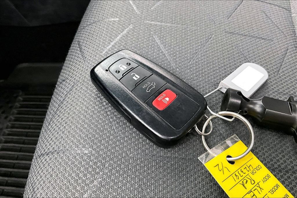 Used 2025 Toyota RAV4 XLE w/ Convenience Package FWD image 11