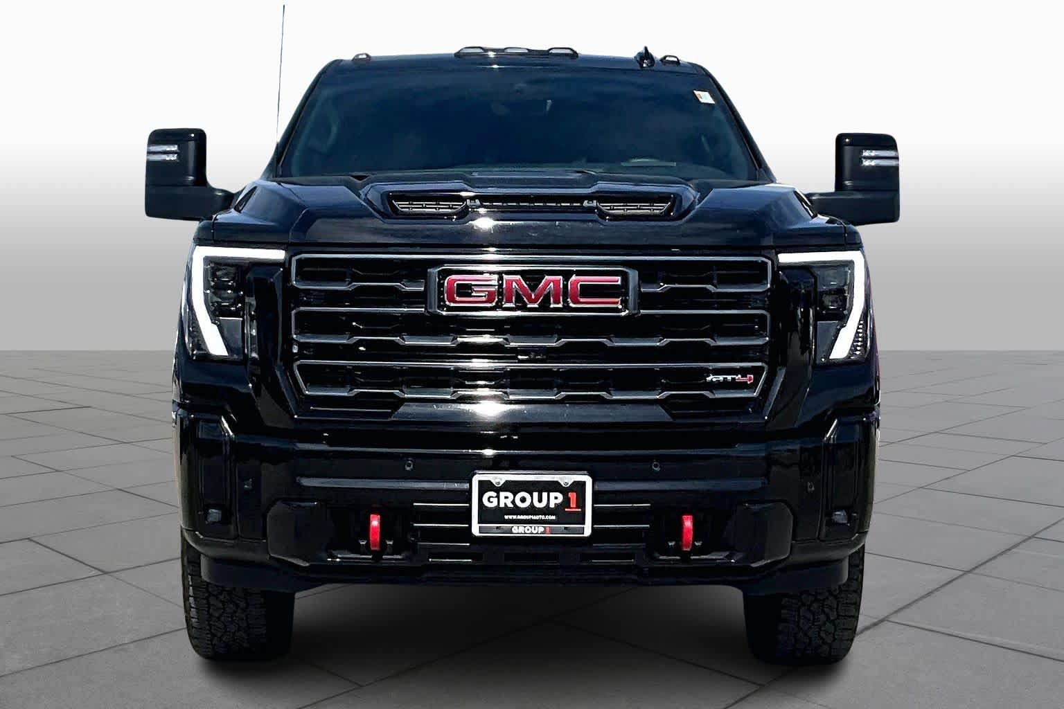 Used 2025 GMC Sierra 2500 AT4 w/ AT4 Premium Plus Package AWD/4WD image 4
