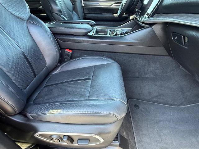 Used 2024 Jeep Wagoneer Series III AWD/4WD image 10