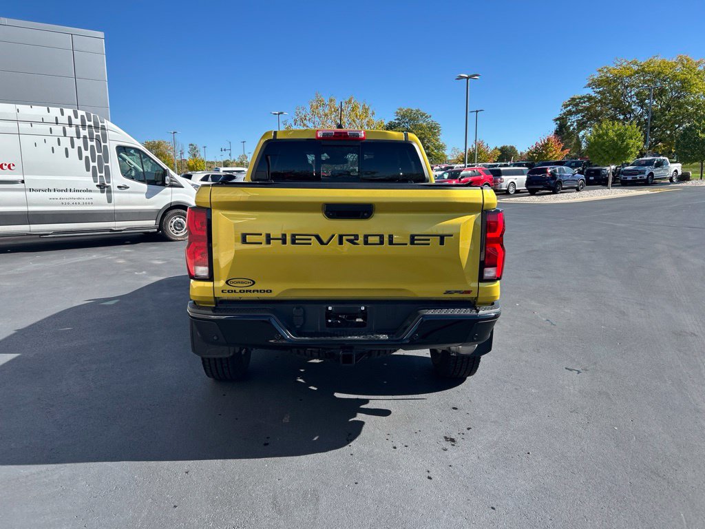 Used 2024 Chevrolet Colorado ZR2 w/ ZR2 Convenience Package III AWD/4WD image 5