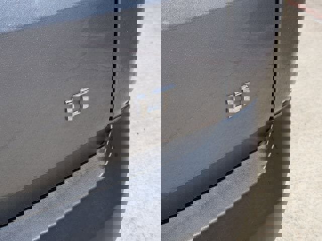 Used 2020 Chevrolet Traverse LT FWD image 33