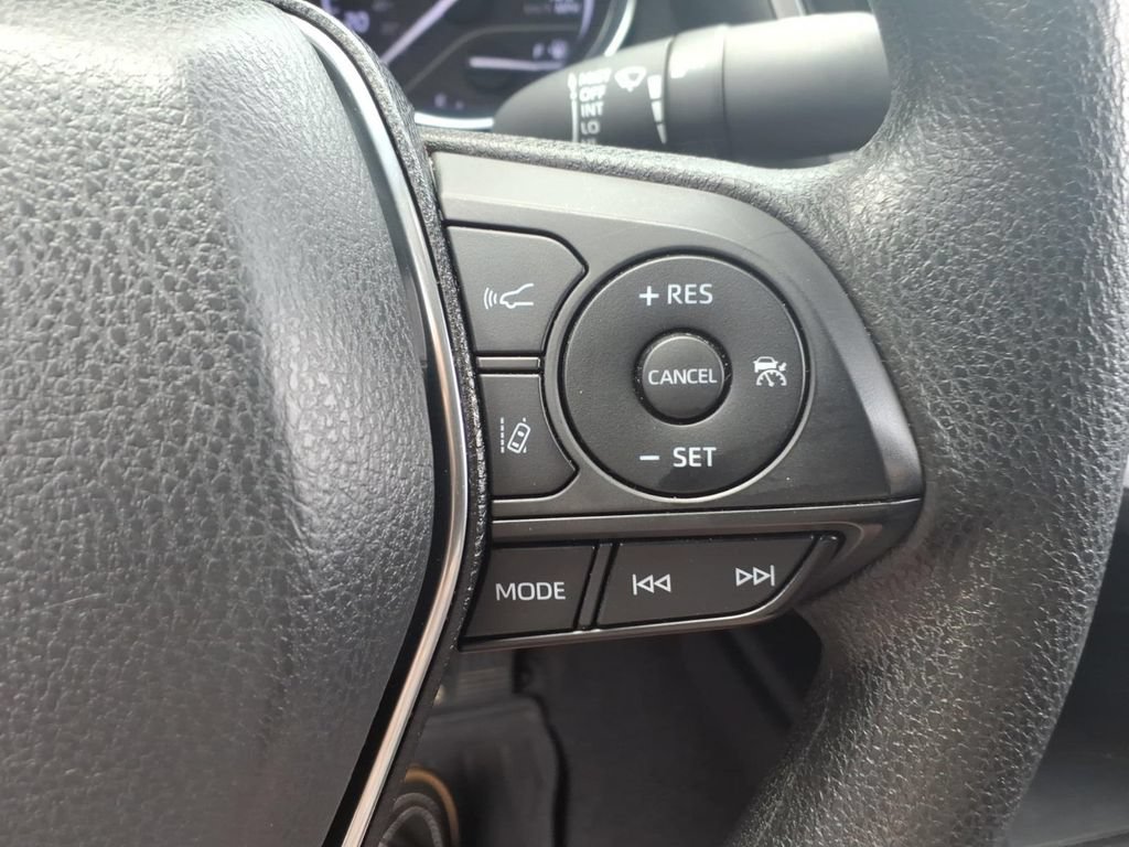Used 2019 Toyota Camry LE w/ Convenience Package FWD image 20