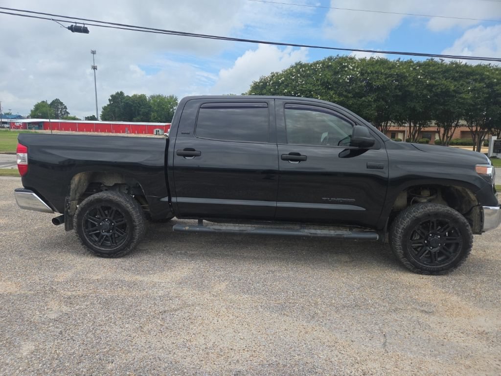 Used 2020 Toyota Tundra SR5 AWD/4WD image 9
