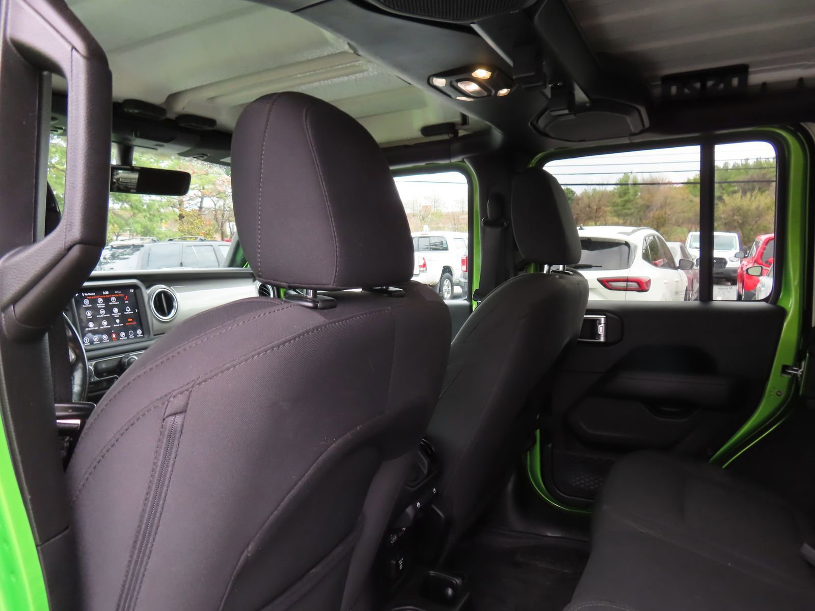 Used 2019 Jeep Wrangler Unlimited Sahara image 34