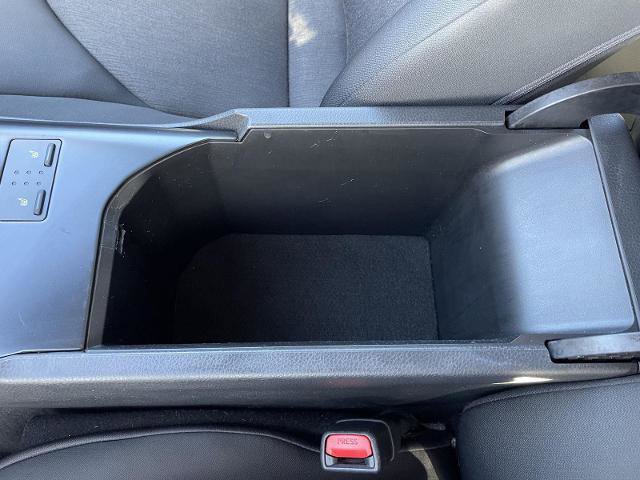 Used 2019 Toyota Camry LE image 31