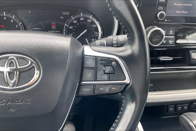 Used 2021 Toyota Highlander XLE FWD image 19