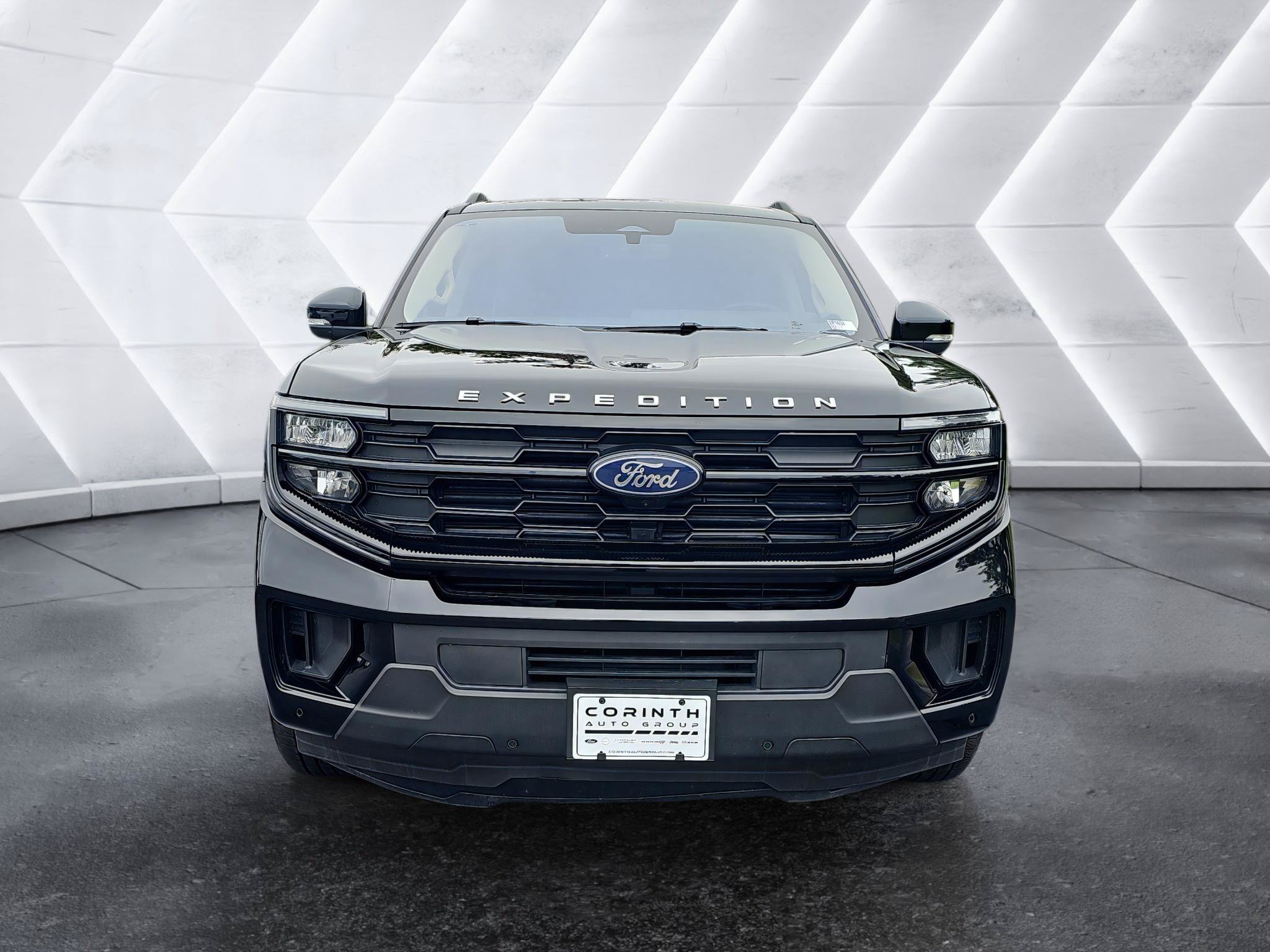 Certified 2025 Ford Expedition Active RWD image 2