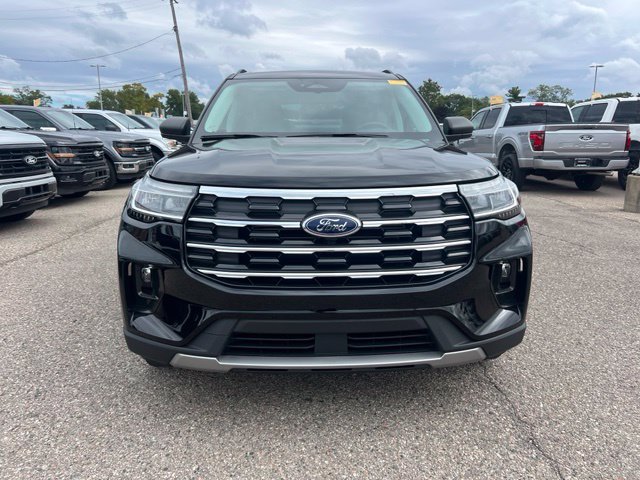 Certified 2025 Ford Explorer Active w/ Active Comfort Package AWD/4WD image 2