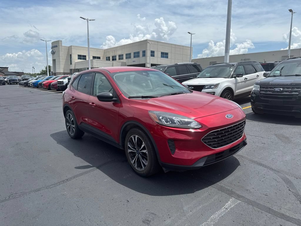 Certified 2022 Ford Escape SE w/ SE Sport Appearance Package FWD image 7