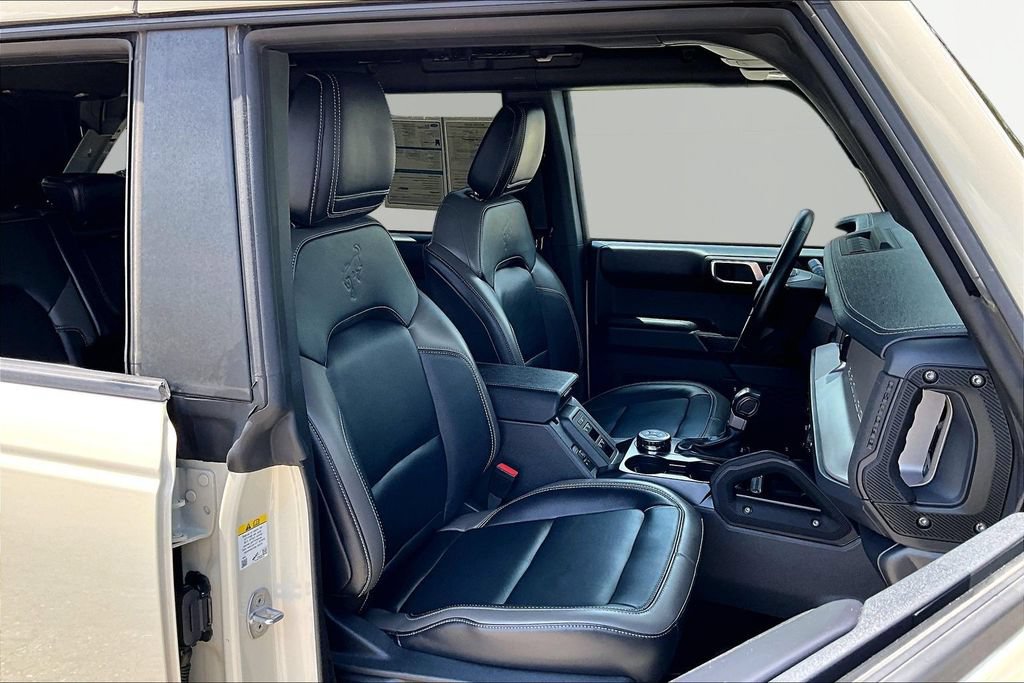 Certified 2025 Ford Bronco Outer Banks w/ Sasquatch Package AWD/4WD image 7