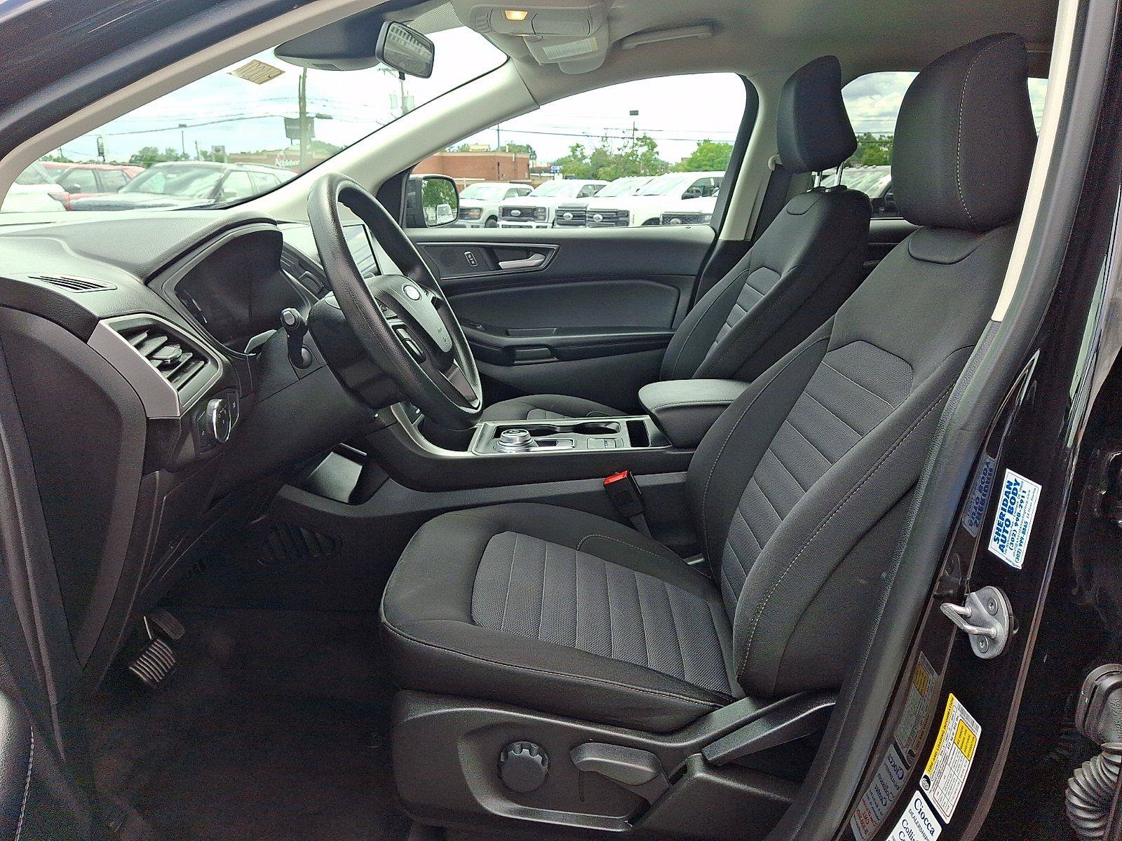 Certified 2022 Ford Edge SE w/ Black Appearance Package AWD/4WD image 11
