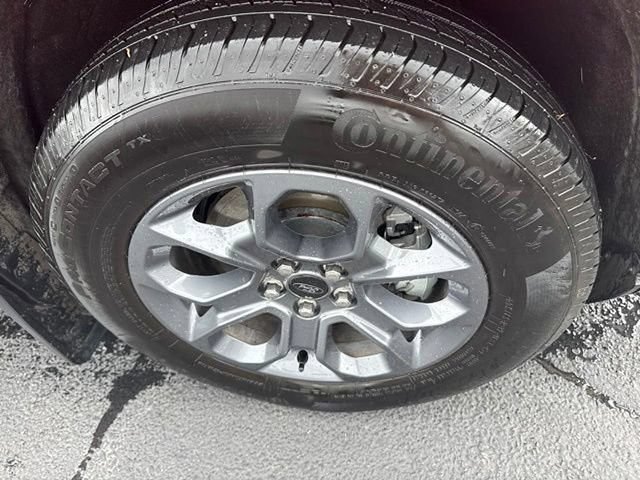 Certified 2025 Ford Maverick XLT w/ Equipment Group 301A AWD/4WD image 9