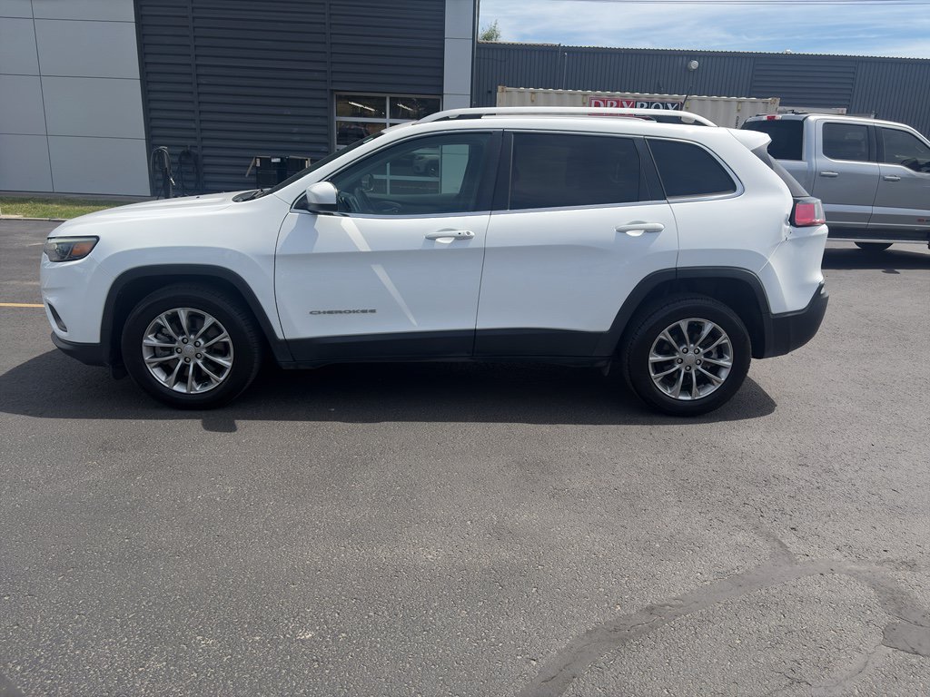 Used 2019 Jeep Cherokee Latitude Plus FWD image 12