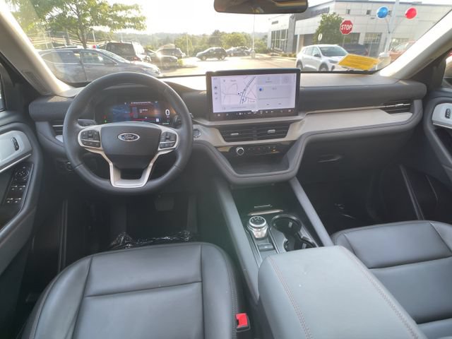 Certified 2025 Ford Explorer Active w/ Active Comfort Package AWD/4WD image 15