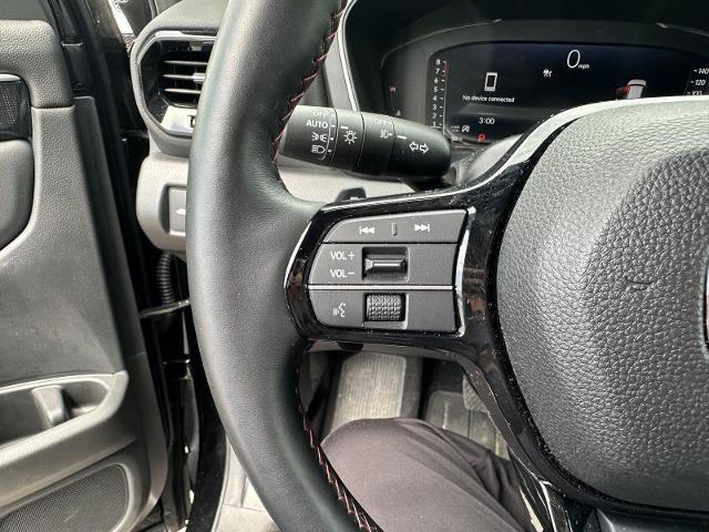 Used 2025 Honda Pilot Black Edition image 31
