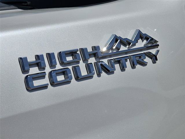 Used 2022 Chevrolet Silverado 3500 High Country w/ Safety Package II AWD/4WD image 10