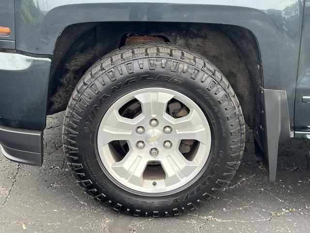 Used 2018 Chevrolet Silverado 1500 LT w/ All Star Edition AWD/4WD image 9