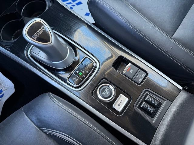 Used 2018 Mitsubishi Outlander 4WD Plug-In Hybrid image 30