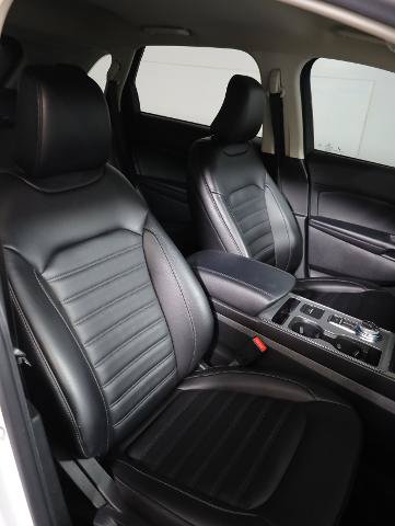 Certified 2022 Ford Edge SEL w/ Convenience Package AWD/4WD image 9