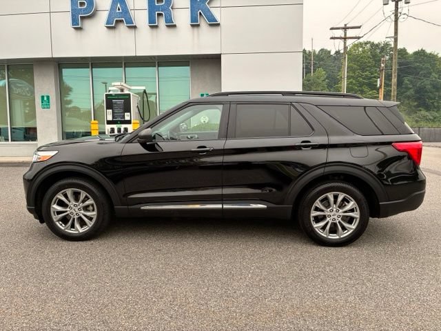 Certified 2023 Ford Explorer XLT w/ Equipment Group 202A AWD/4WD image 8