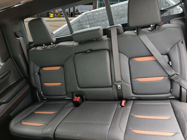 Used 2024 GMC Sierra 1500 AT4 w/ Technology Package AWD/4WD image 13