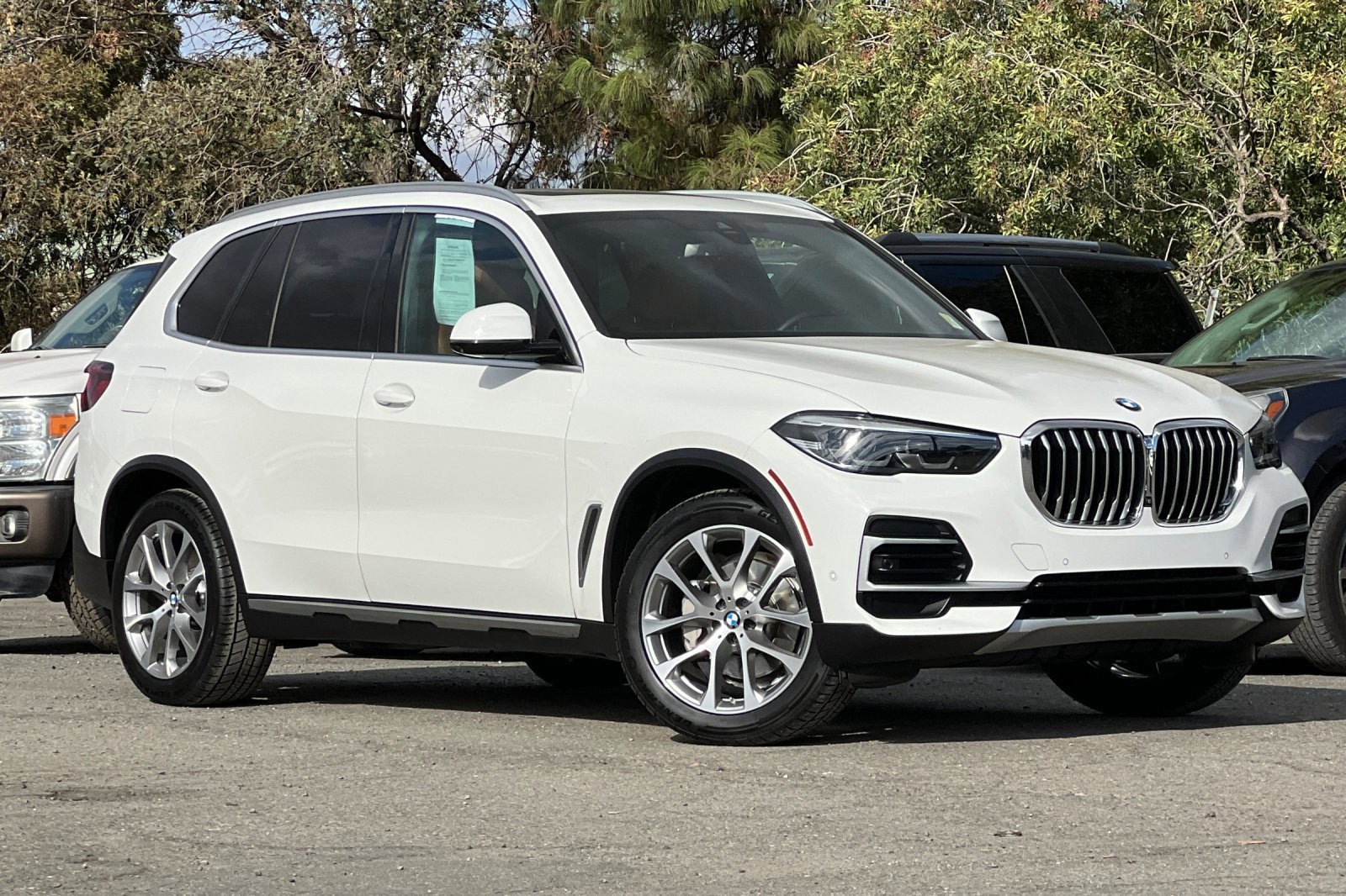 Used 2022 BMW X5 xDrive40i w/ Parking Assistance Package image 8