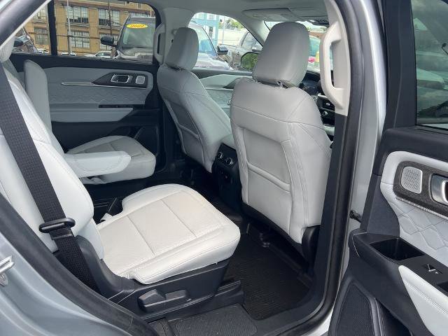 Certified 2025 Ford Explorer Platinum w/ Ultimate Package image 16