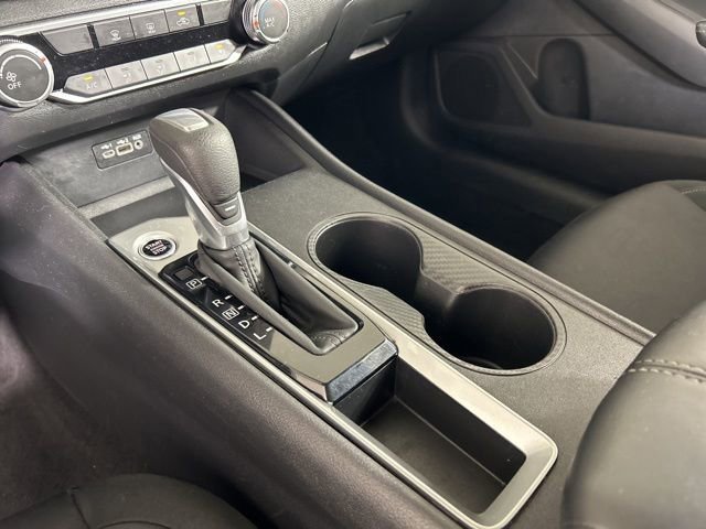 Used 2025 Nissan Altima 2.5 SV FWD image 13