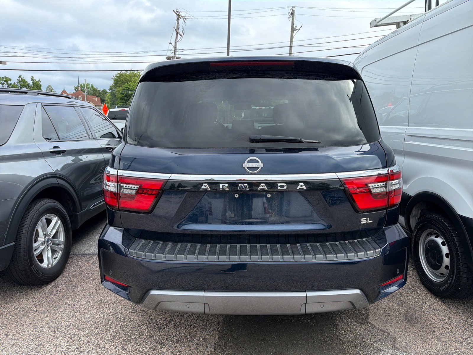Used 2024 Nissan Armada SL w/ Captain's Chairs Package AWD/4WD image 6