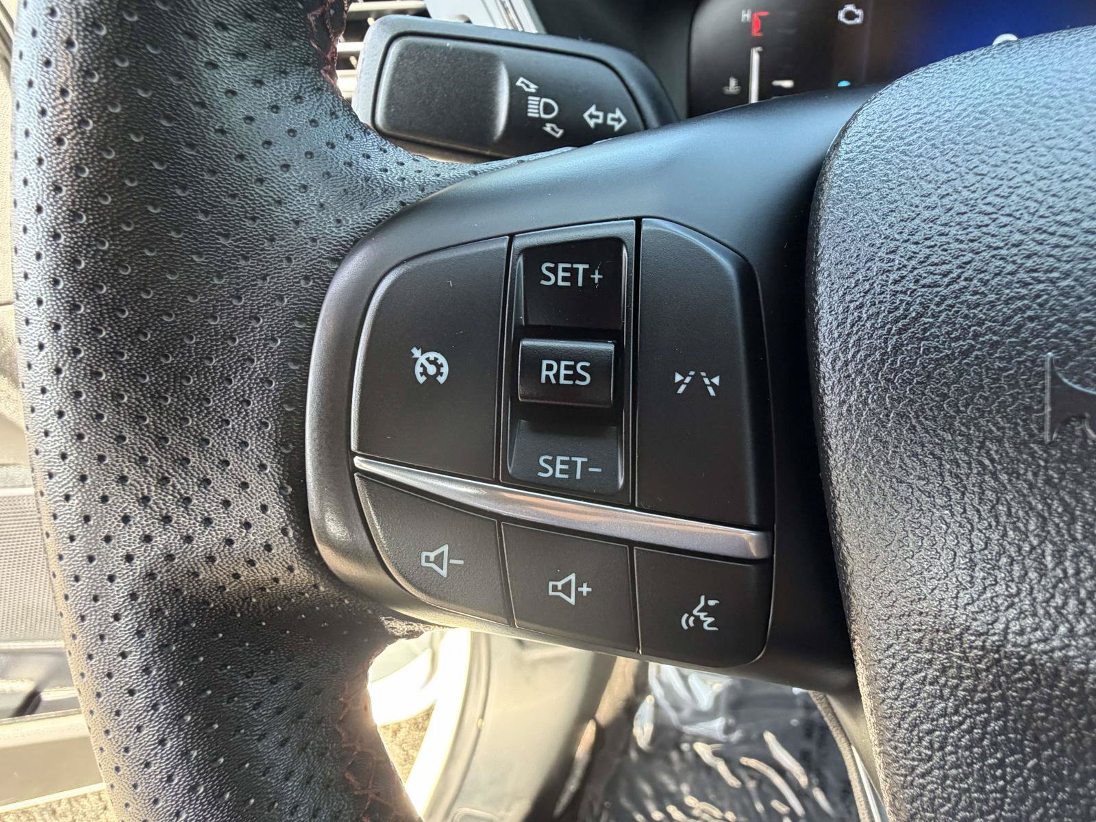 Certified 2024 Ford Escape ST-Line w/ Equipment Group 301A FWD image 15