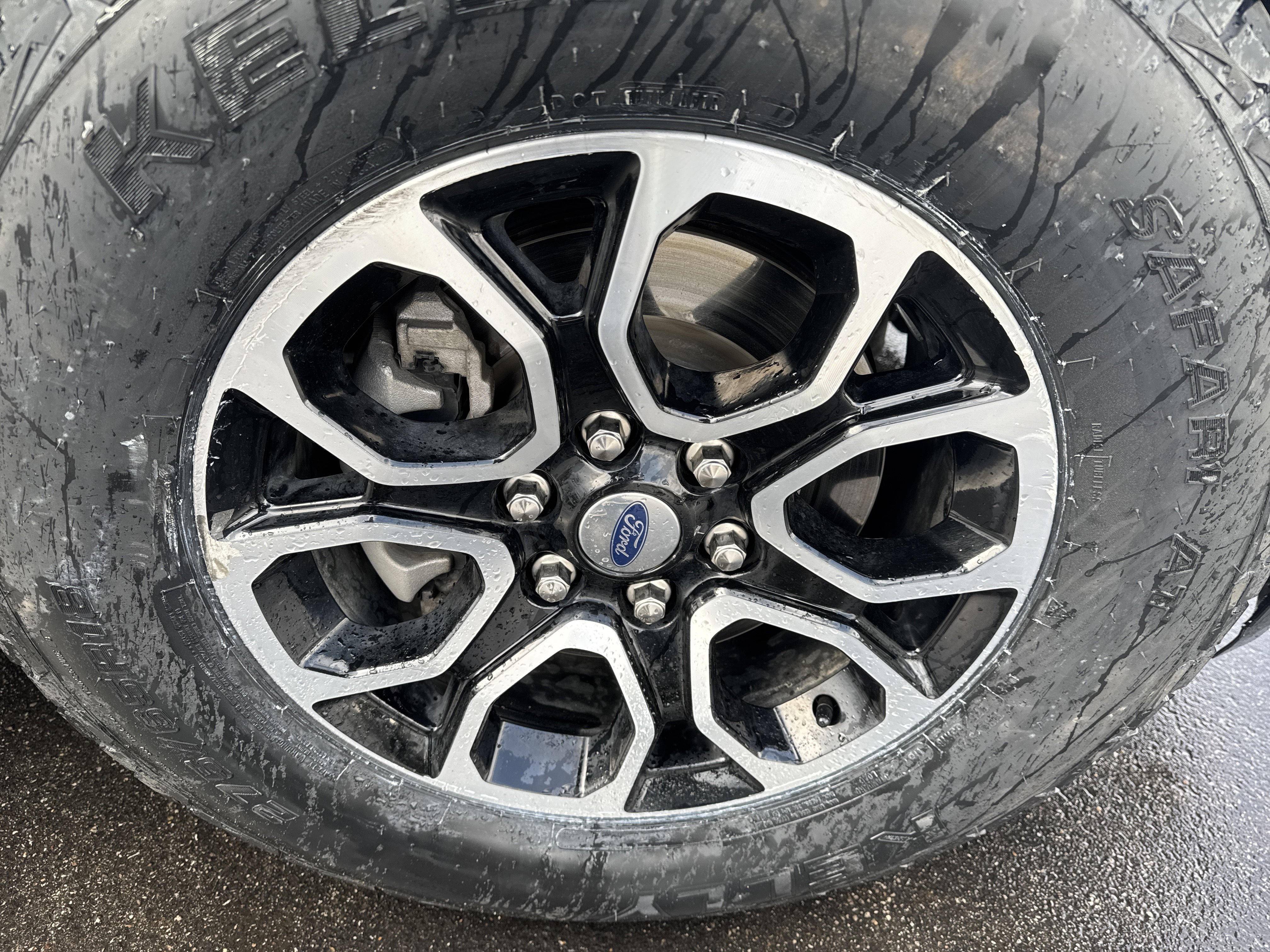 Certified 2024 Ford Expedition XLT image 30