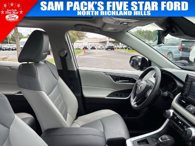 Used 2022 Toyota RAV4 XLE Premium FWD image 18