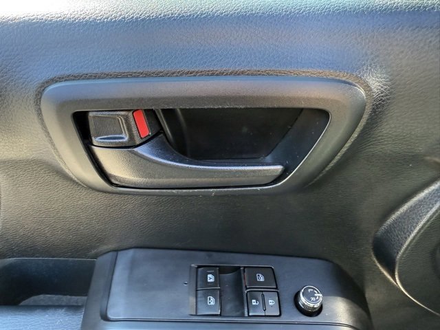 Used 2017 Toyota Tacoma SR image 13