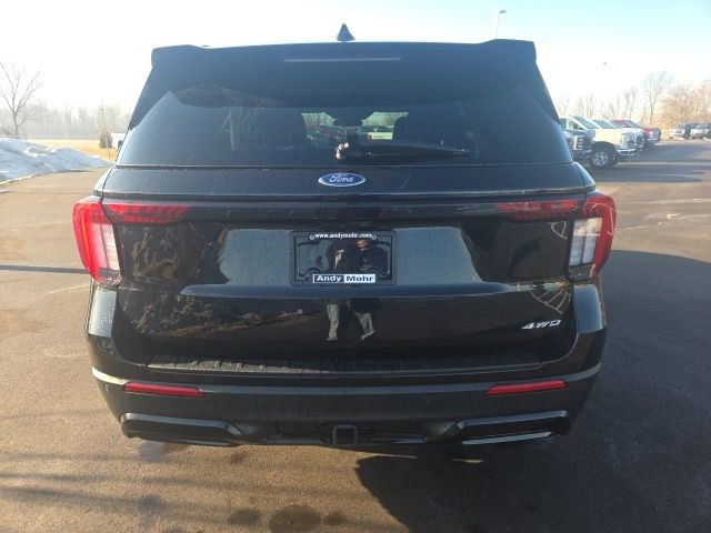 Certified 2025 Ford Explorer ST-Line image 8