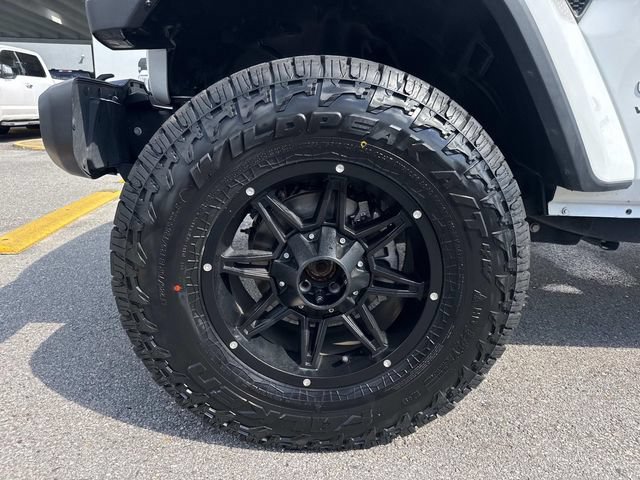Used 2019 Jeep Wrangler Unlimited Sahara w/ Cold Weather Group AWD/4WD image 9