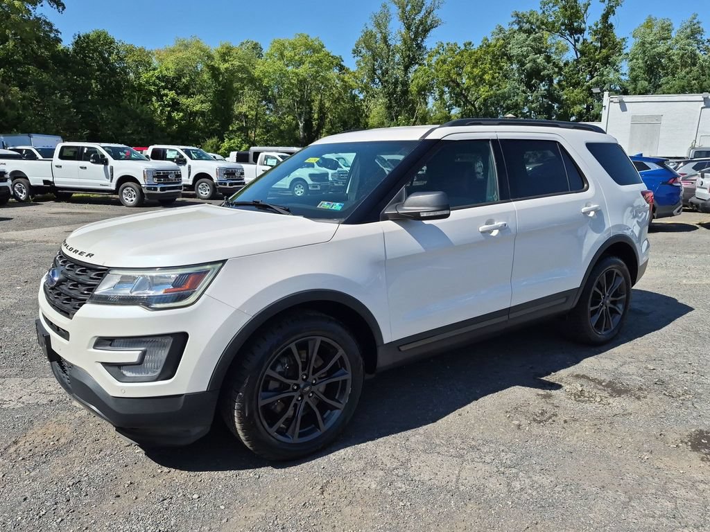 Certified 2017 Ford Explorer XLT w/ Equipment Group 202A AWD/4WD image 2