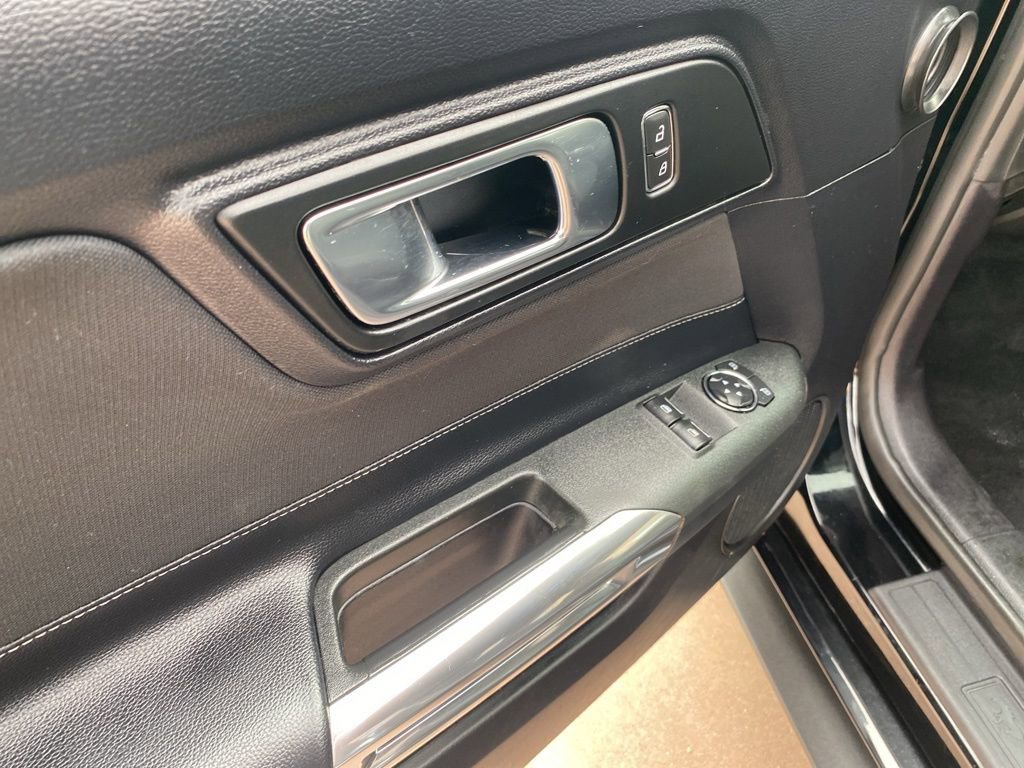 Certified 2019 Ford Mustang Coupe image 16