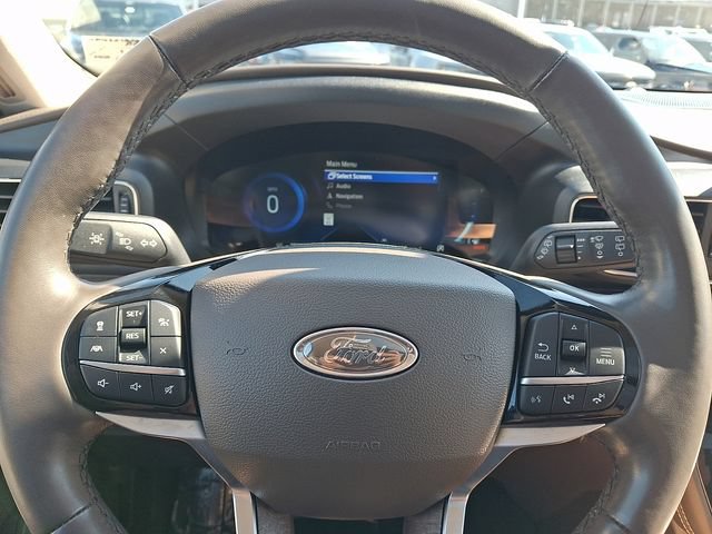 Certified 2023 Ford Explorer Platinum w/ Technology Package AWD/4WD image 19