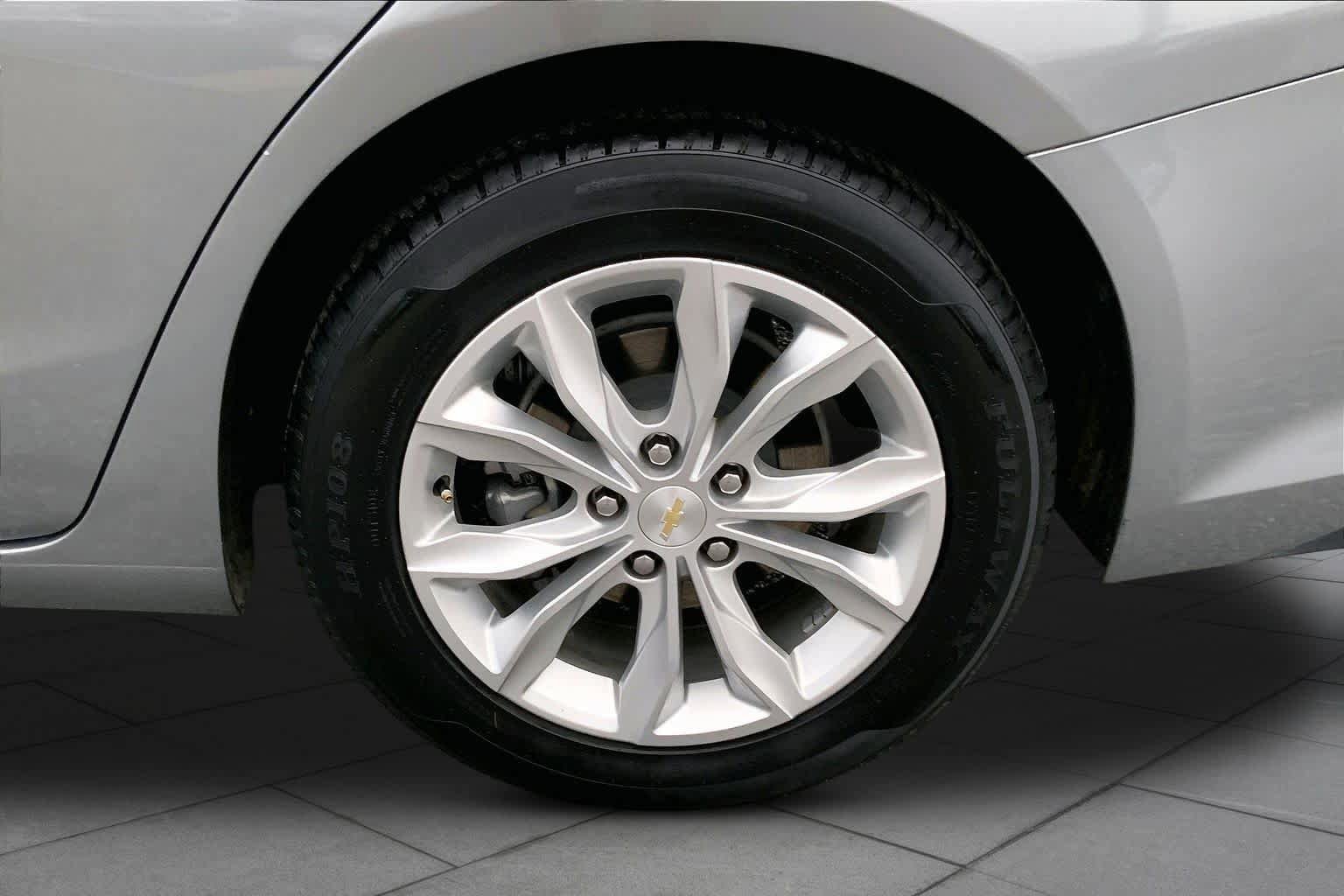 Used 2024 Chevrolet Malibu LT FWD image 11