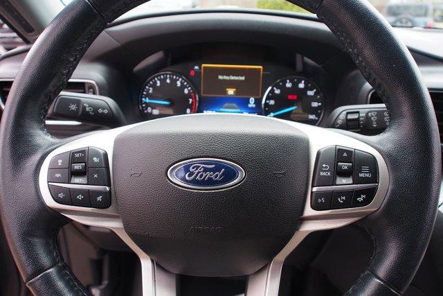 Certified 2022 Ford Explorer XLT w/ Equipment Group 202A image 25