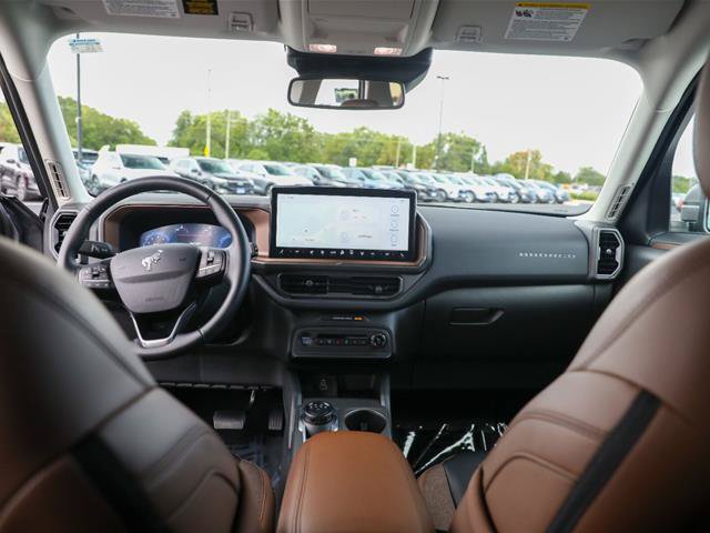 Certified 2025 Ford Bronco Sport Outer Banks w/ Outer Banks Tech Package+ AWD/4WD image 3