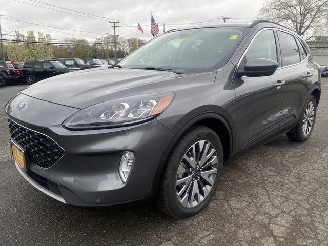 Certified 2022 Ford Escape Titanium w/ Class II Trailer Tow Package AWD/4WD image 3