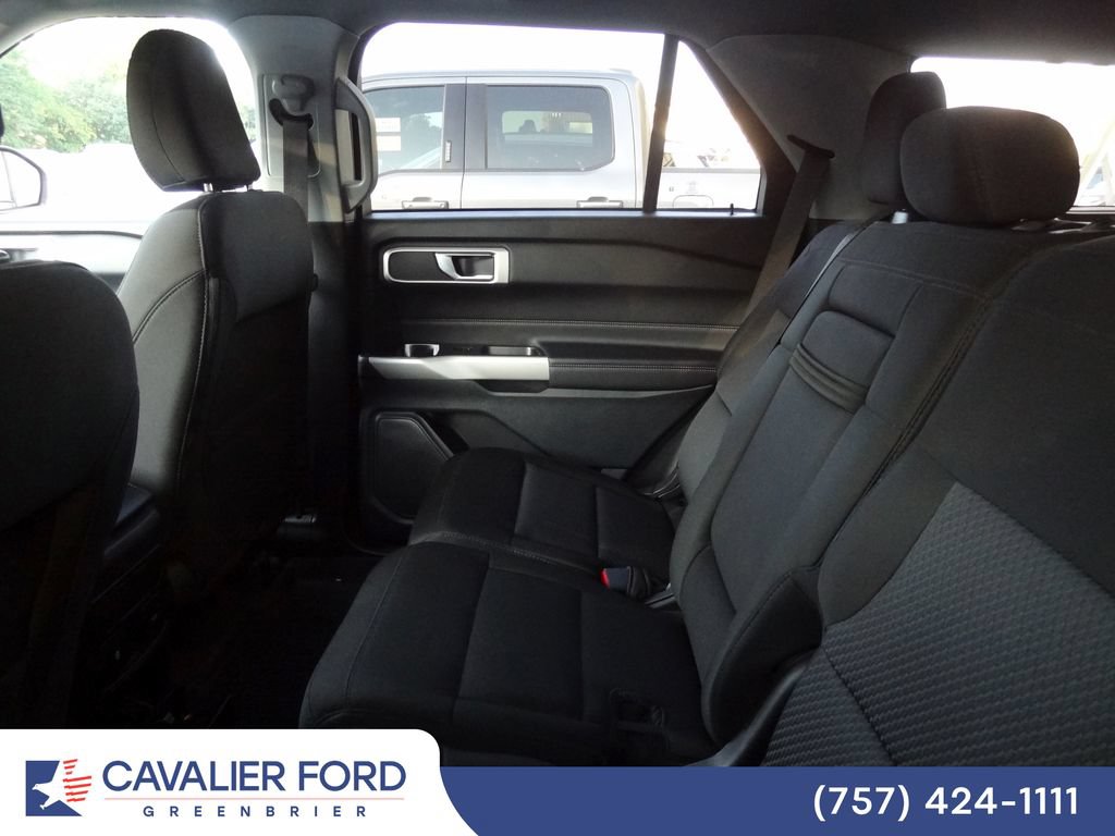 Certified 2024 Ford Explorer XLT RWD image 7