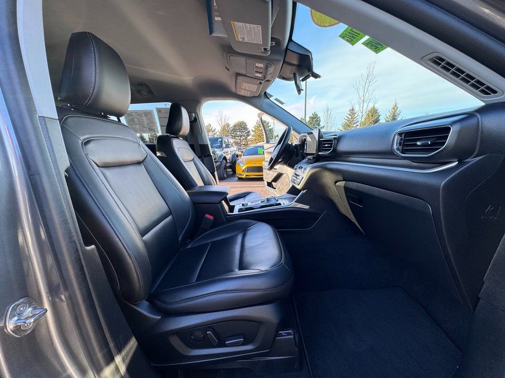 Certified 2021 Ford Explorer XLT w/ Equipment Group 202A image 30