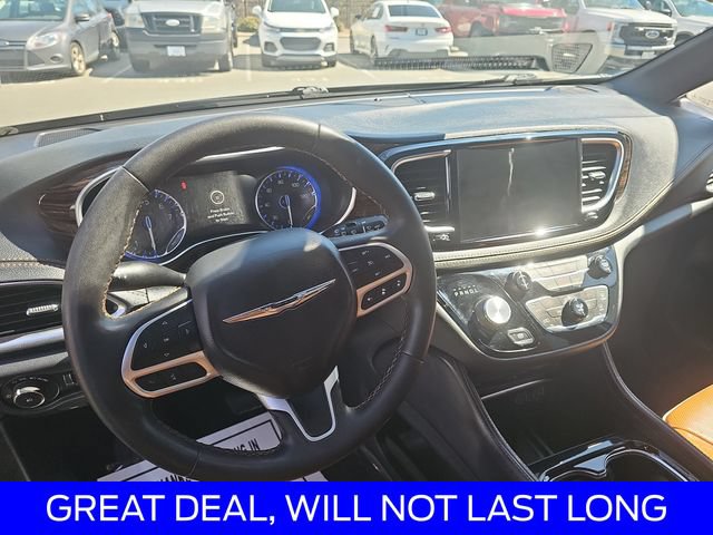 Used 2022 Chrysler Pacifica Pinnacle AWD/4WD image 16