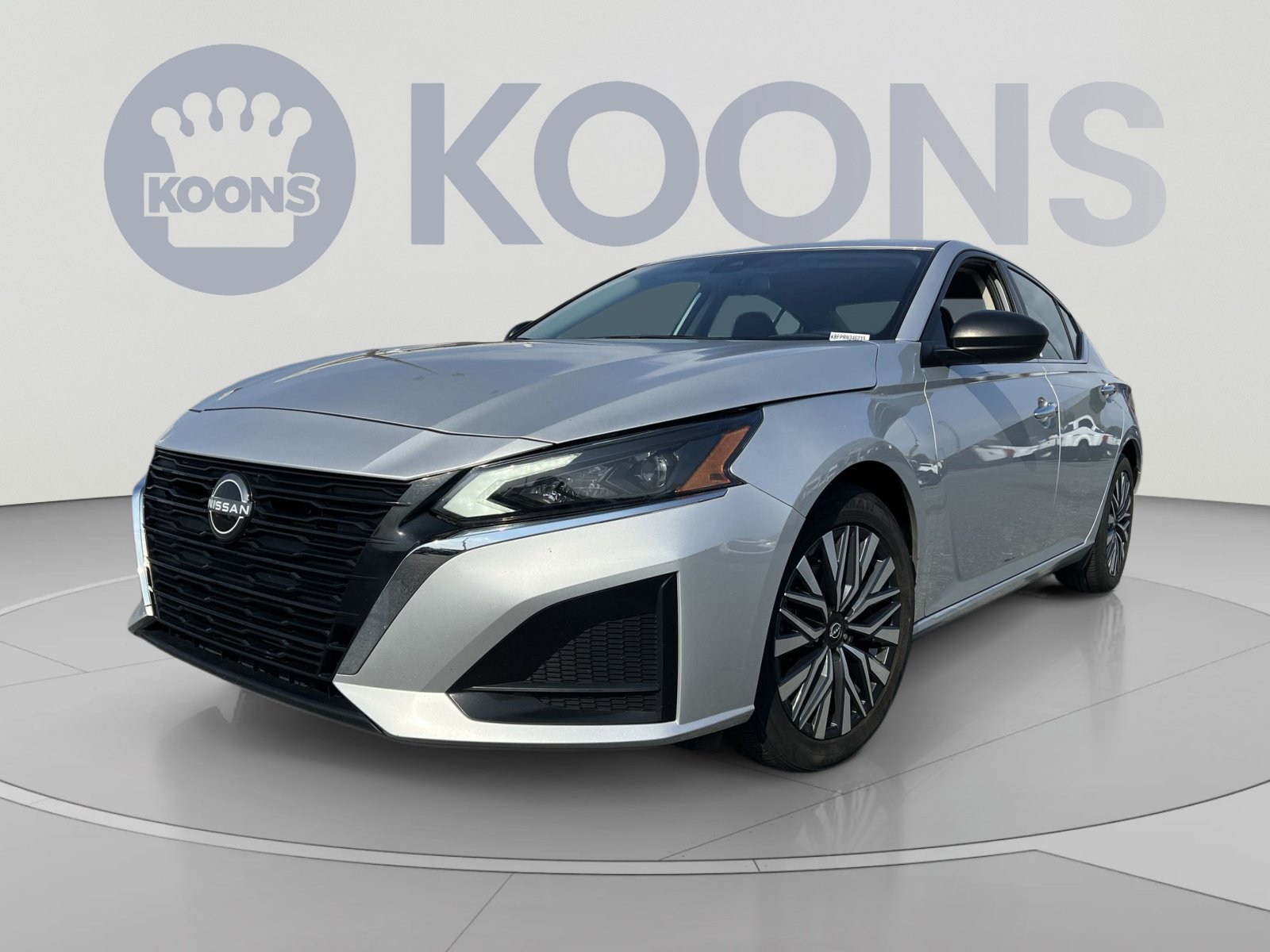 Used 2024 Nissan Altima 2.5 SV FWD image 1