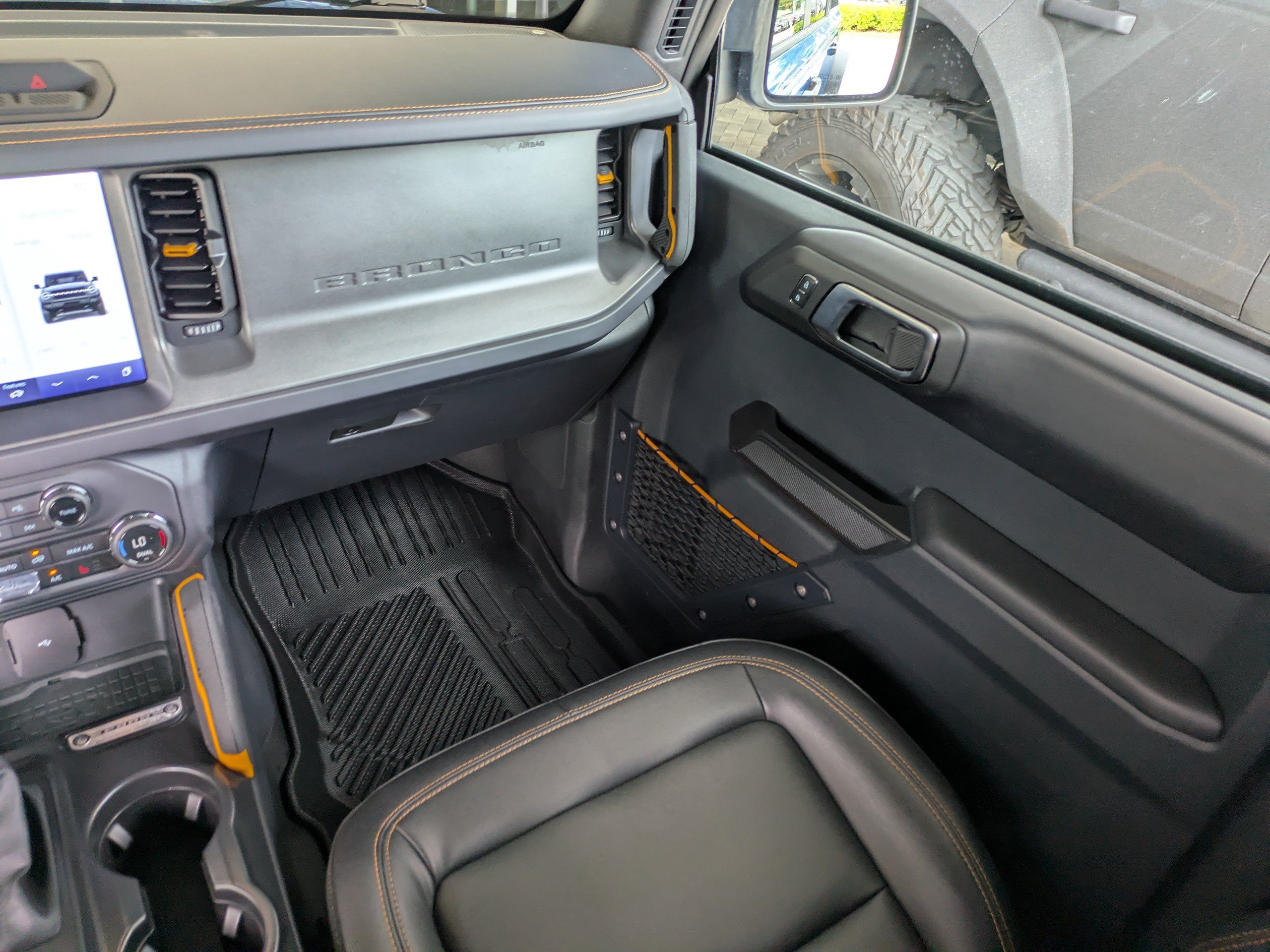 Certified 2024 Ford Bronco Badlands AWD/4WD image 17
