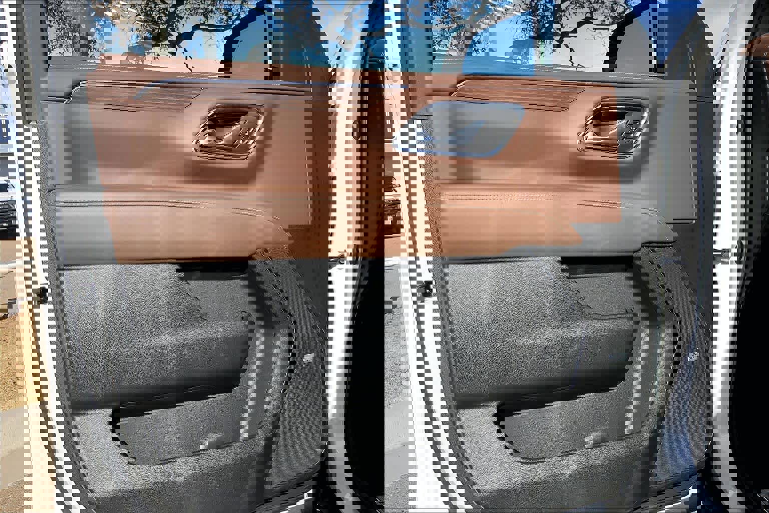 Used 2024 Chevrolet Tahoe High Country w/ Premium Package image 21